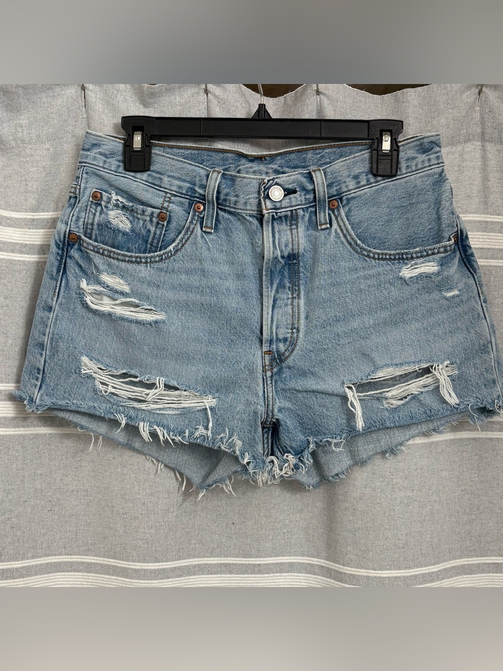 LEVI'S Women's 501 Denim Distressed Button Fly Cut Off Shorts Size 30